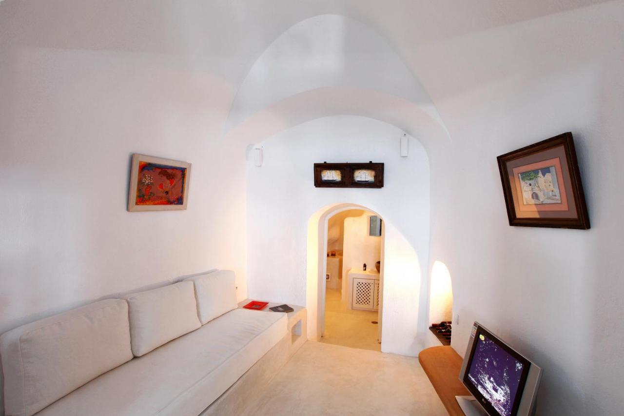 Menias Cave House Apartment Oia  Phòng bức ảnh